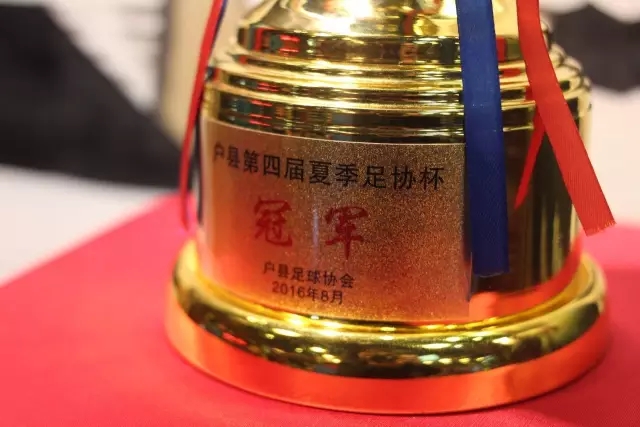 博努奇鼓励小基耶萨：成功需要经历 一切靠自己